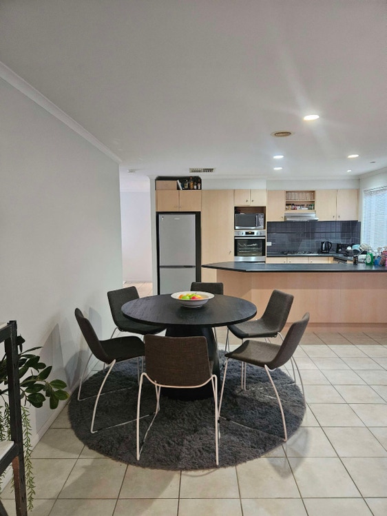 Share house Point Cook, Melbourne | $175pw, 3 bedroom house | GayShare ...